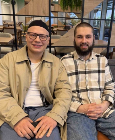 Almanya’da iki genç müslümanlığı araştırıp İslamiyeti seçtiler