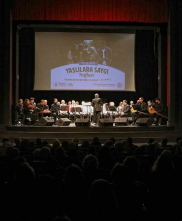 Olgun gençler, yaşlılara saygı haftasında hünerlerini sergiledi