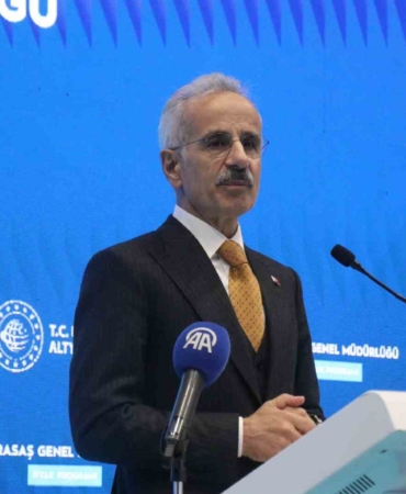 Bakan Uraloğlu: "İran, ABD ve İsrail savaşı masum sivillerin hayatını tehdit ediyor"