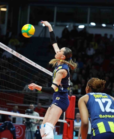 Fenerbahçe, Şampiyonlar Ligi’ne altın setle veda etti