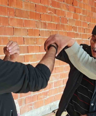 Vatandaşın çiftlik sahibi ile kurban pazarlığı renkli görüntüler oluşturdu