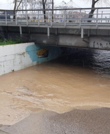 Kocaeli’de sağanak sebebiyle alt geçidi su bastı