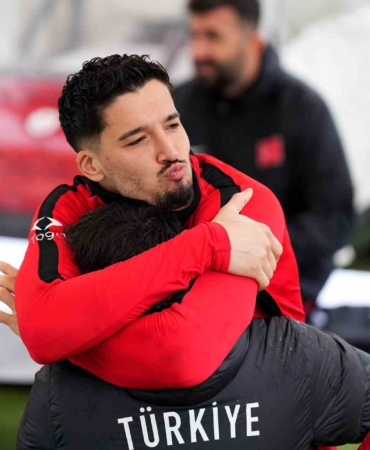 A Milli Futbol Takımı, yağmur altında çalıştı