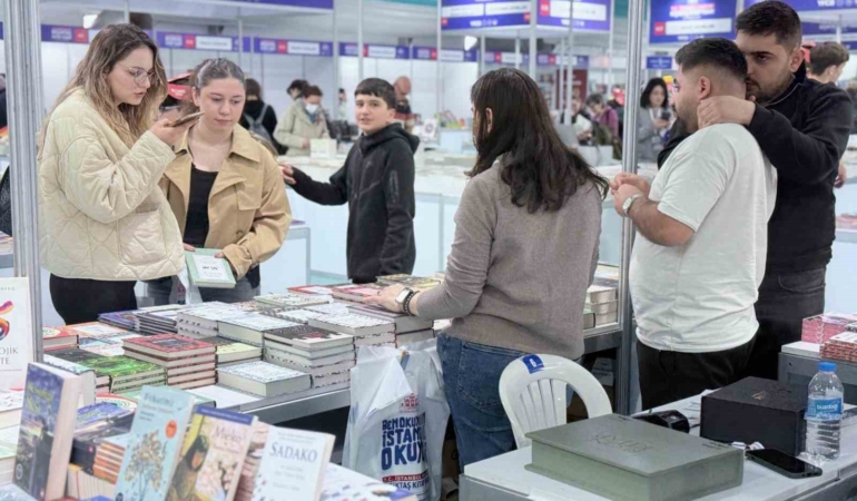 İstanbul Valiliği Beşiktaş Kitap Fuarı düzenlenen törenle açıldı