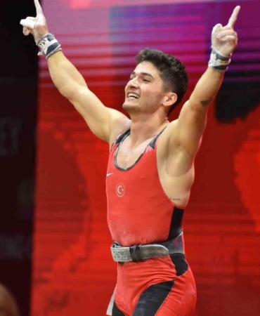 Muhammed Furkan rekorla Avrupa şampiyonu