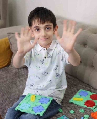 Evde eğitim gören özel çocuklara 23 Nisan sürprizi