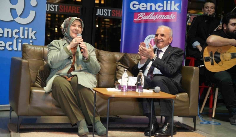 AK Parti Genel Merkez Kadın Kollar Başkanı Ercan, Ümraniye’de gençlerle buluştu