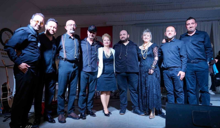 Burhaniye’de Eğitime Destek Konseri ilgi gördü