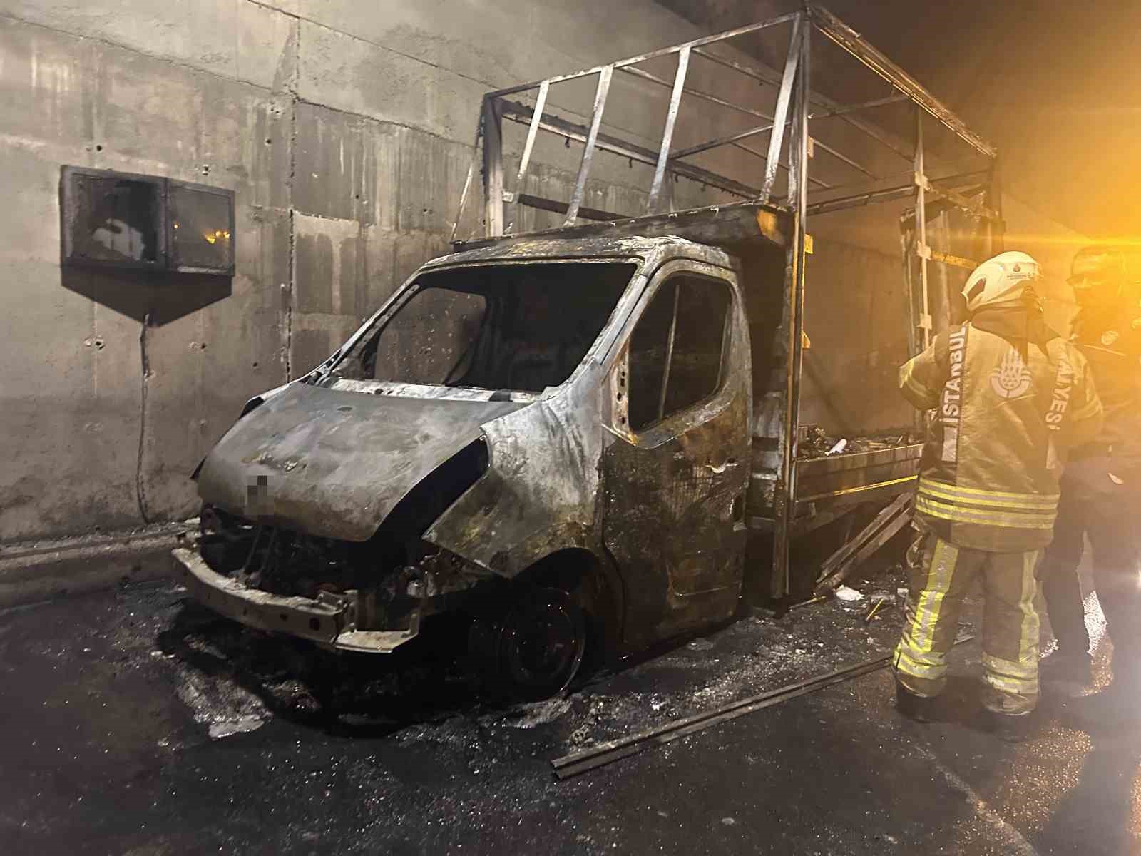 Sabiha Gökçen Havalimanı’nın 2. pistinin altındaki tünelde araç yangını paniğe neden oldu