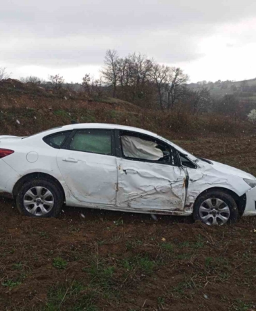 Bilecik’te kontrolden çıkan otomobil tarlaya uçtu, sürücüsü ağır yaralandı