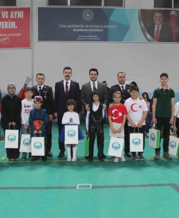 Manyas’ta 23 Nisan coşkusu