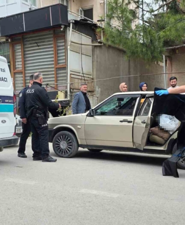 Bursa’da genç otomobilin içinde ölü bulundu