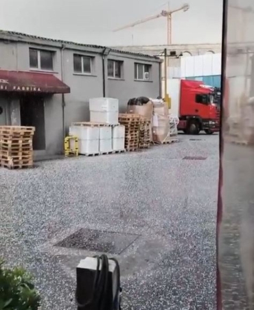 İstanbul’da dolu sürprizi