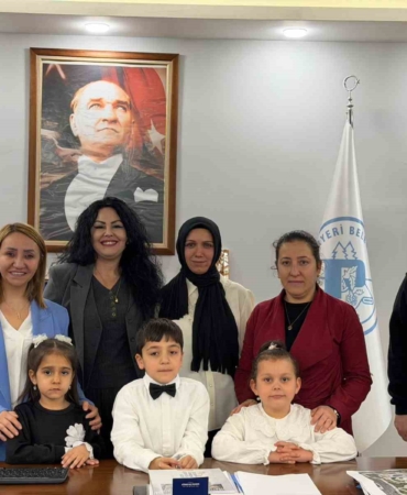 23 Nisan’da makam çocuklara devredildi