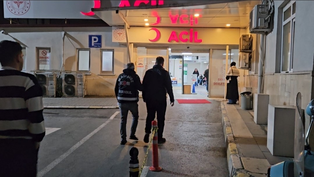 Ataşehir Belediyesi’ne yapılan yolsuzluk operasyonunda gözaltına alınan 5 kişi sağlık kontrolünden geçirildi
