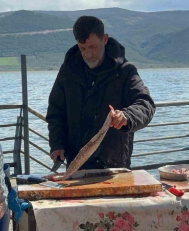 Ulubat Gölü’nde su çok olunca yakalanamayan turna sezonu pahalı açıldı