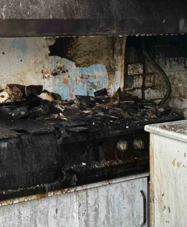 İşletmeci dışarıdayken dükkanında yangın çıktı