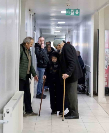Sakarya’da 30 yıllık evli çiftlere ücretsiz sağlık taraması hizmeti