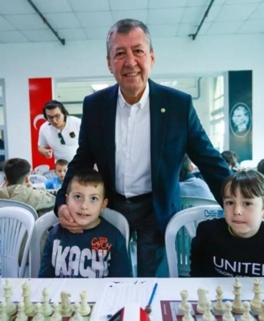 Burhaniye’de çocukların satranç heyecanı başladı