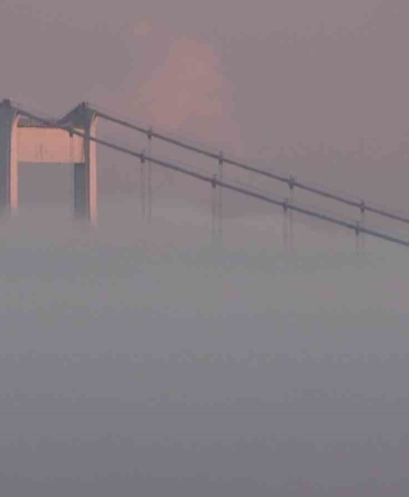 İstanbul Boğazı’nda yoğun sis: Fatih Sultan Mehmet Köprüsü gözden kayboldu