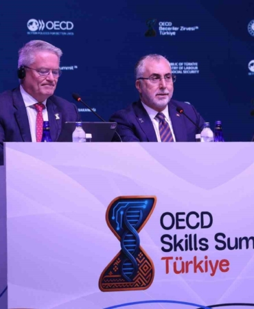 Bakan Işıkhan: ’’İş gücü piyasalarında yaşanan küresel değişimleri risk değil fırsat olarak görüyoruz’’