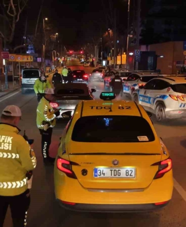 Kadıköy’de alkol denetimi: Alkollü sürücülere geçit yok