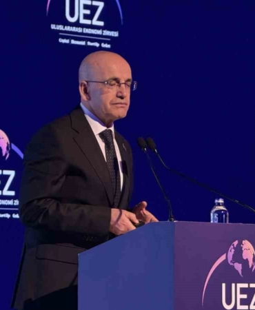 Hazine ve Maliye Bakanı Şimşek: "Vatandaşlarımızın yastık altında 640 milyar doları olduğu tahmin ediliyor"