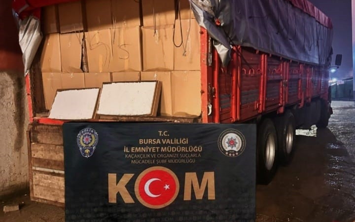 Bursa’da 4 milyonun üzerinde dolu makaron ele geçirildi