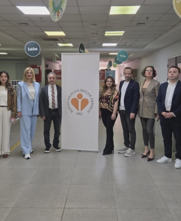 BHİD’de bayrak değişimi