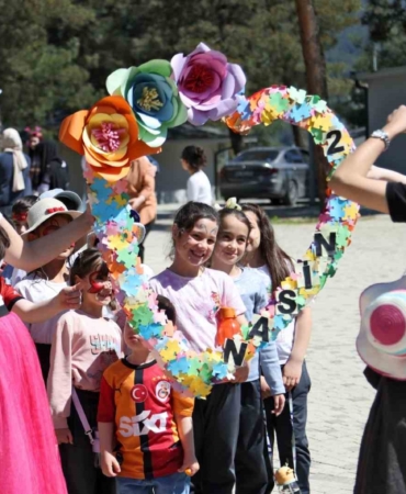 Bursa’da çocuklar patili dostlarla buluştu