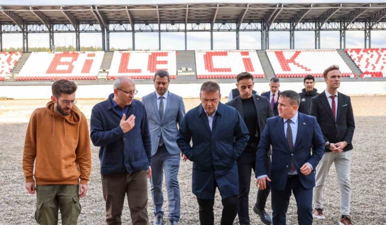 Vali Sözer yeni stadyum inşaatında ve spor salonunda incelemelerde bulundu