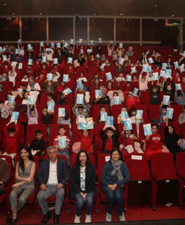 Minikler, "Kızıl Kaptan" ile hayal yolculuğuna çıktı