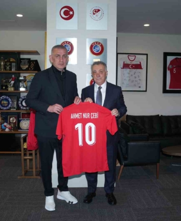 Ahmet Nur Çebi’den, TFF Başkanı Hacıosmanoğlu’na ziyaret