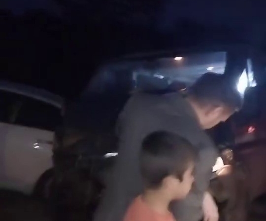 Bursa’da yamaçtan kopan kayalar, araçların üzerine yağdı