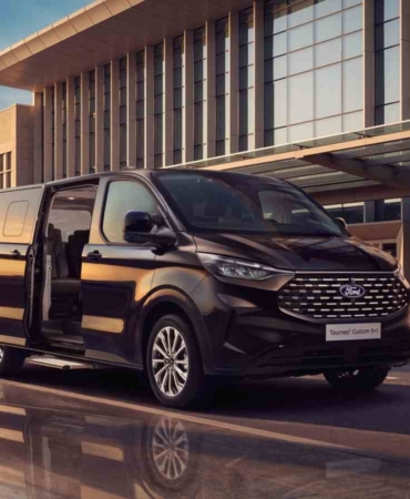 Yeni Ford Tourneo Custom 9+1 satışa sunuluyor
