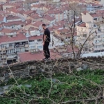 Tophane surlarında korku dolu anlar, 4 saat ikna edilmeye çalışıldı, düştü yaralandı