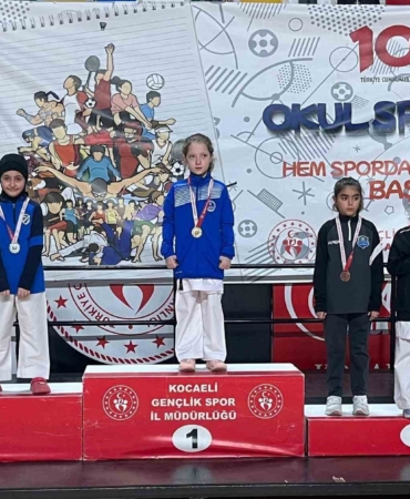 Çayırova’ya karatede 15 madalya birden