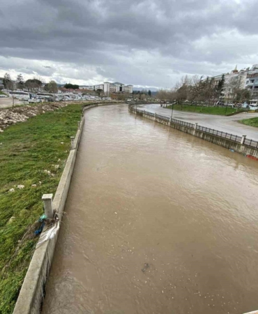 Çanakkale’de taşan Kocabaş Çayı normale döndü