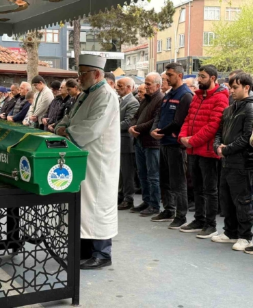 Göğsünden bıçaklanarak hayatını kaybetmişti, son yolculuğuna uğurlandı