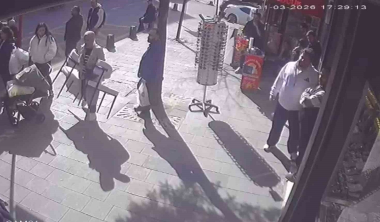 Arnavutköy’de mağaza önündeki sandalyeleri çalan kadın yakalandı