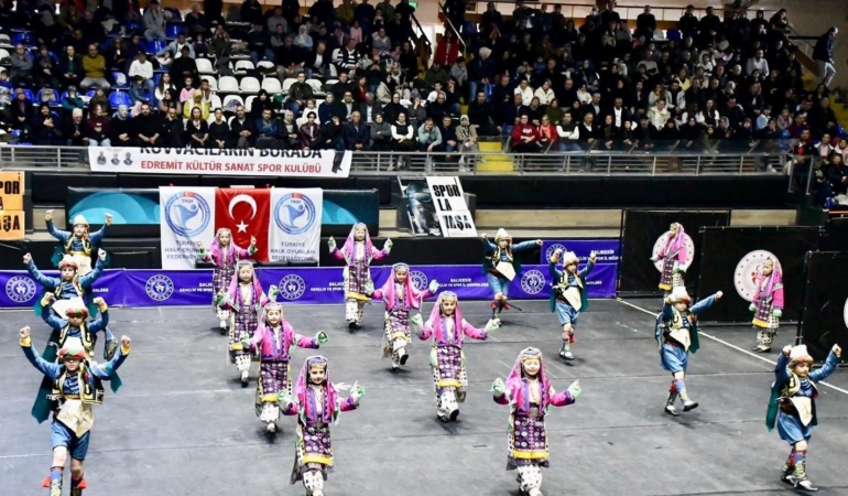 Balıkesir’de Halk Oyunları İl Birinciliği yapıldı