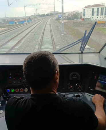 Edirne İstanbul’a komşu oluyor, Vali Sezer test sürüşüne katıldı