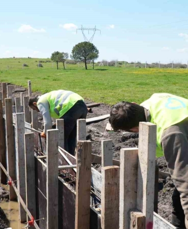 Akın gençlerin sesini duydu, mahalleler yeşil sahaya kavuştu
