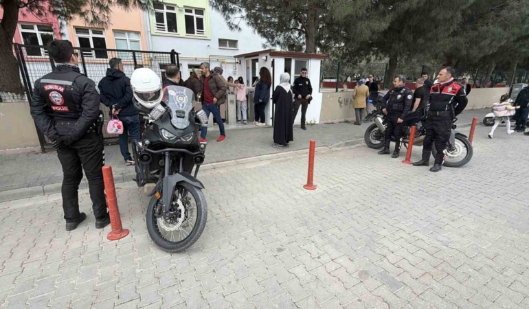 Okullarda huzurun ve güvenliğin sağlanması için ekipler görev başında