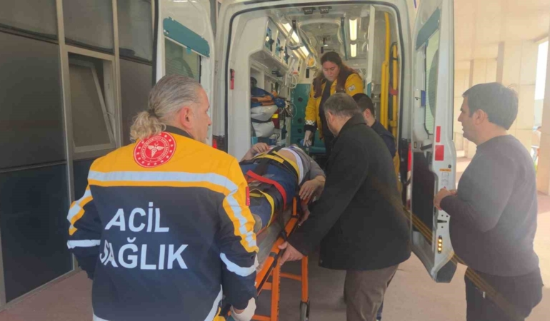 Bursa’da çatıdan düşen usta ağır yaralandı