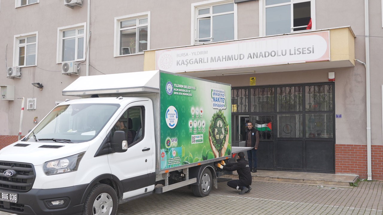 Yıldırım’da plastiğe fren: 31 okula arıtma, 32 bin öğrenciye matara