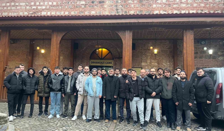 Bilecik’te KYK öğrencileri sabah namazında buluştu