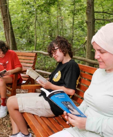 Orman Kütüphanesi’nde kuş sesleri eşliğinde okuma keyfi