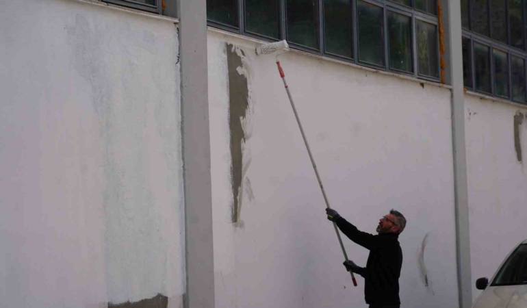 Bilecik’te kapalı pazar alanında bakım ve yenileme çalışması