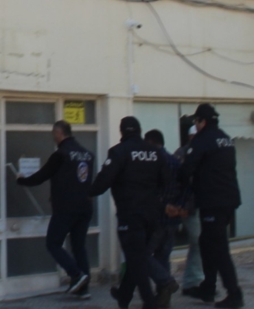 Çanakkale’de tartıştığı eşini av tüfeğiyle öldüren adam tutuklandı